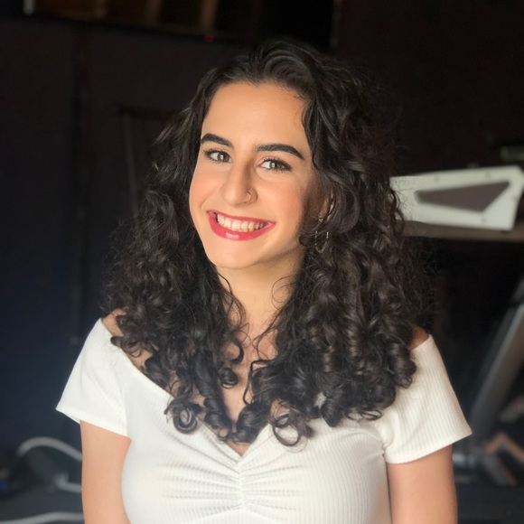 Meet your Posher, Layla - Picture 1 of 1